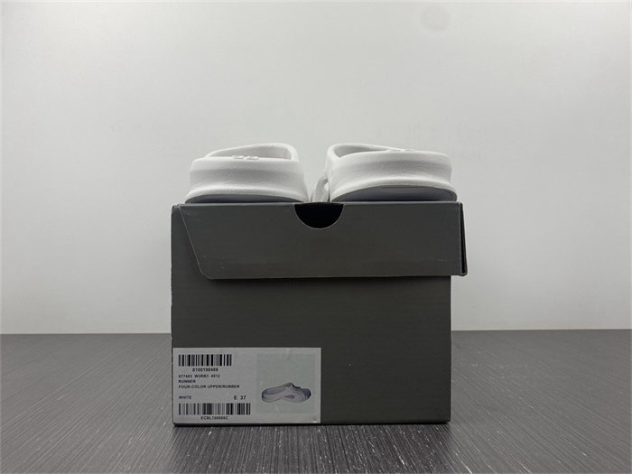 BLCG SLIPPERS