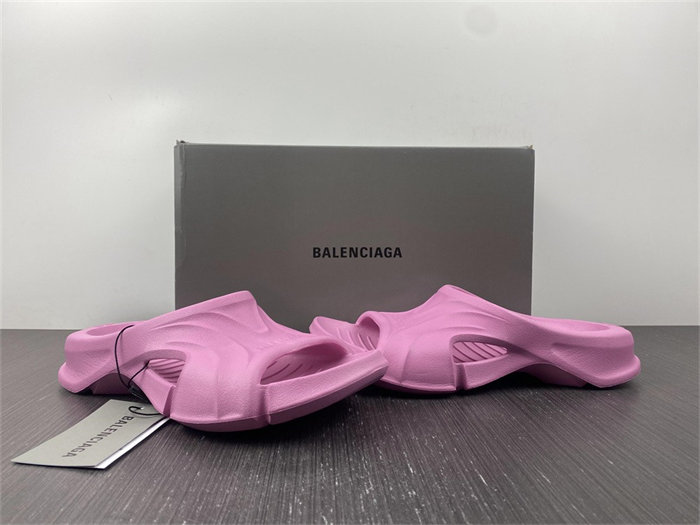 BLCG SLIPPERS