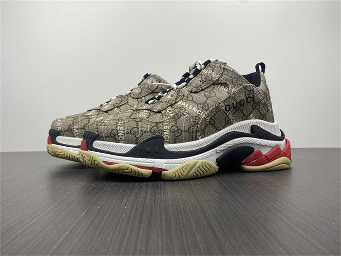 Gocci x BLCG The Hacker Project Triple S Beige 677192 ULZ10 9795