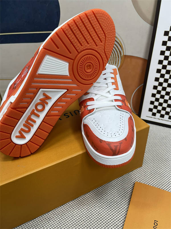 LV021