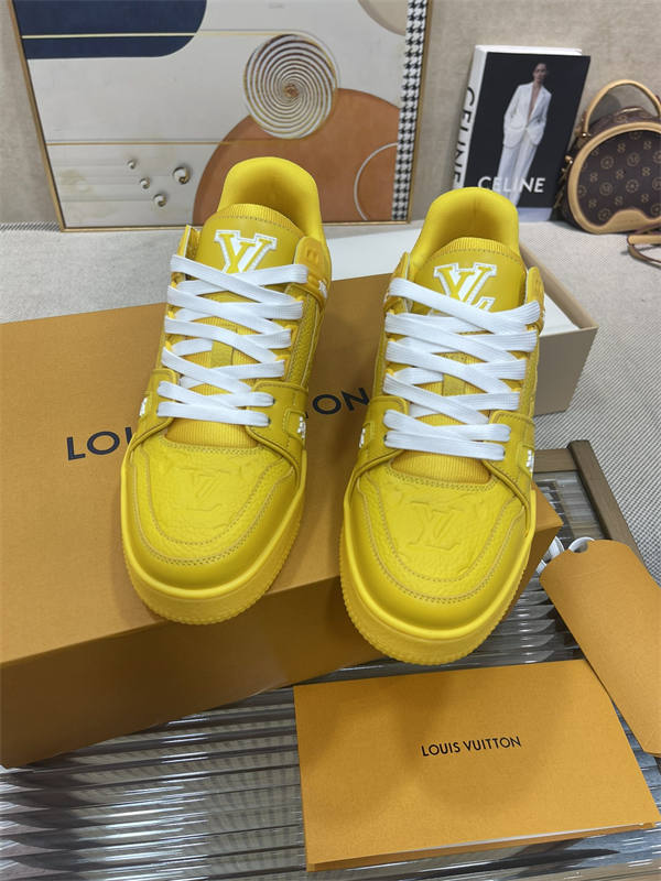 LV074