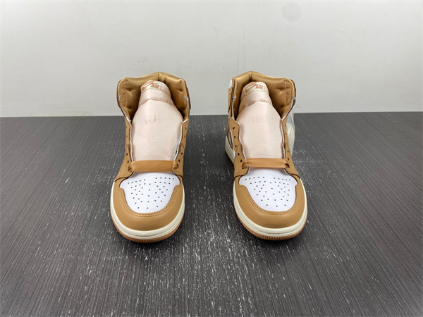 Air Jordan 1 High OG WMNS “Praline”