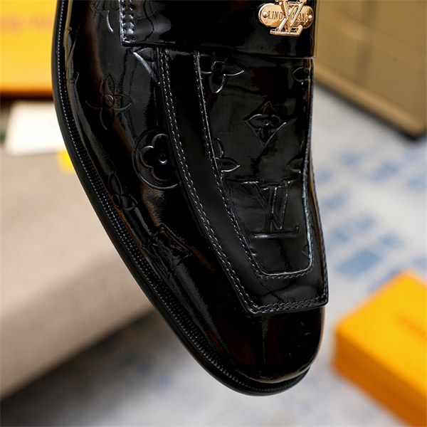 Lv Loafer 030