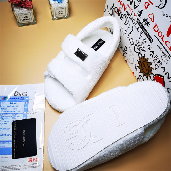 DG slipper 16
