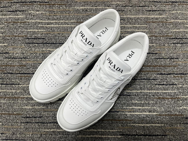 Prada Sneaker 17