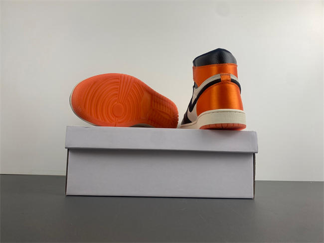 Air Jordan 1 Retro High OG Satin Shattered Backboard AV3725-010