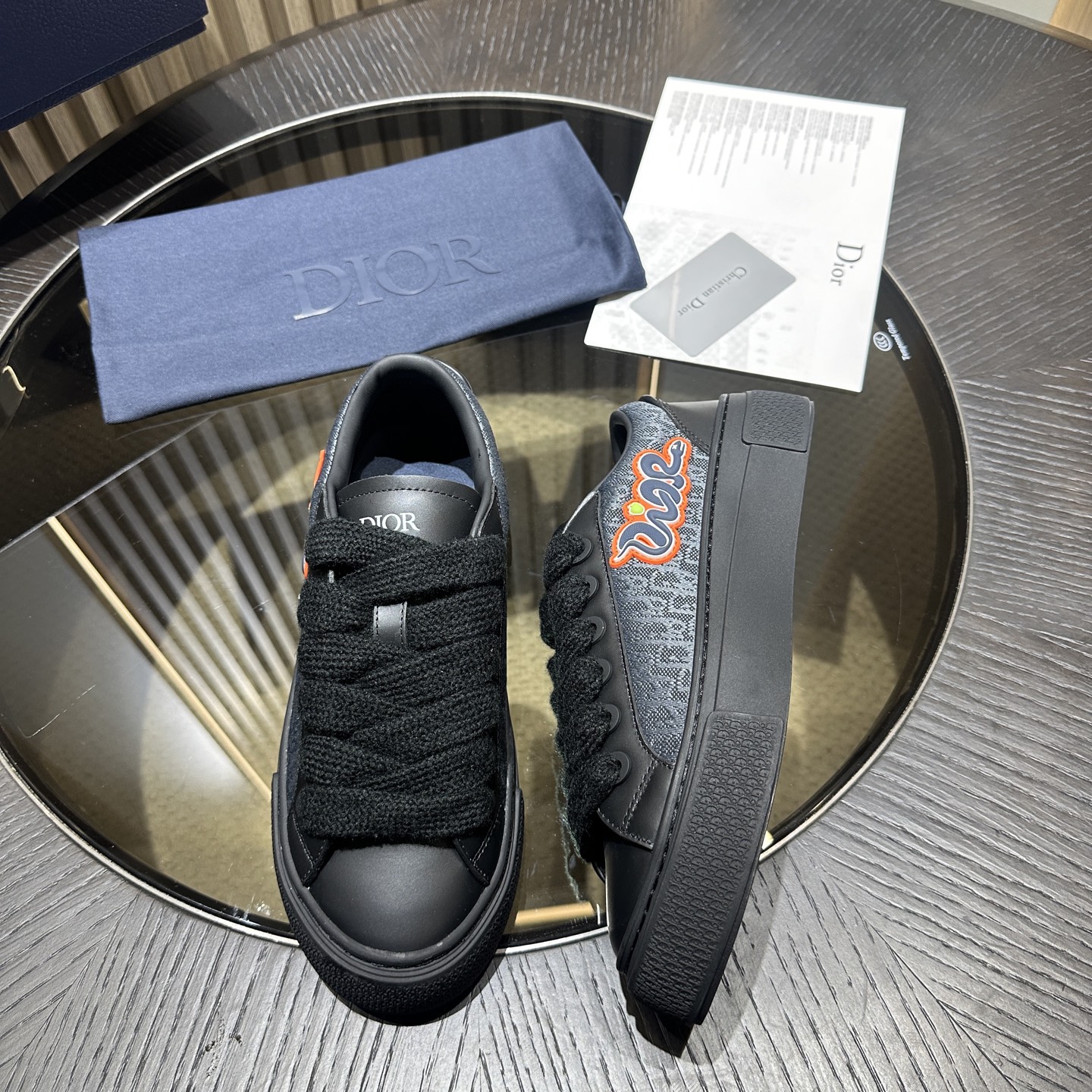 DIOR B33 002