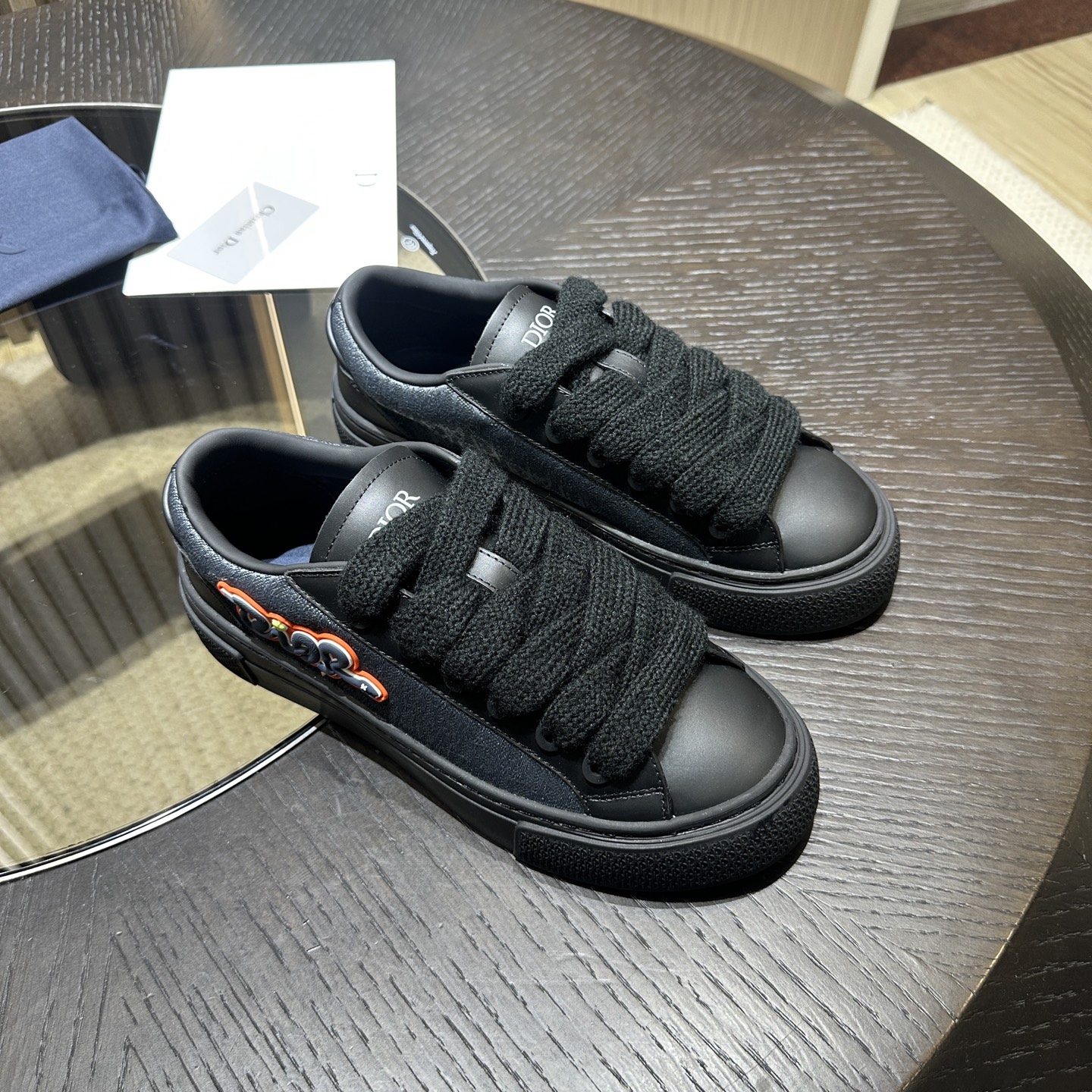 DIOR B33 002
