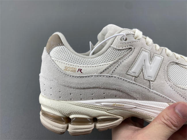new balance NB 2002