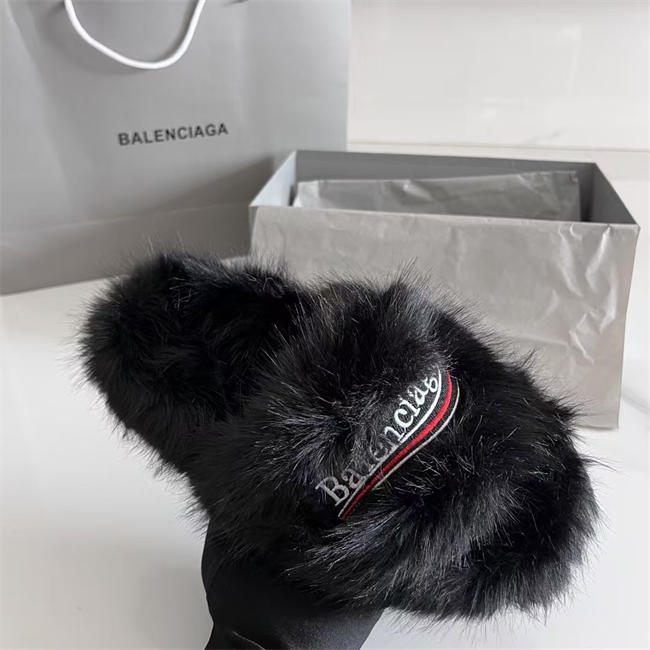 BLCG SLIPPERS