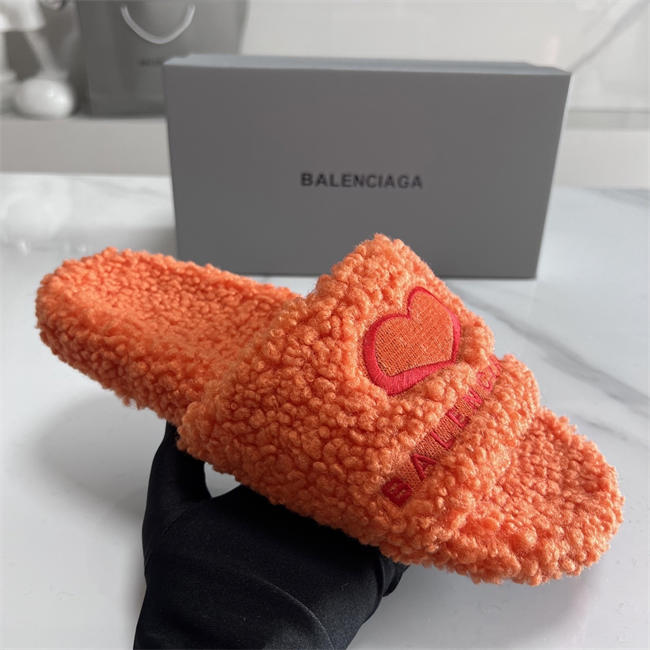 BLCG SLIPPERS