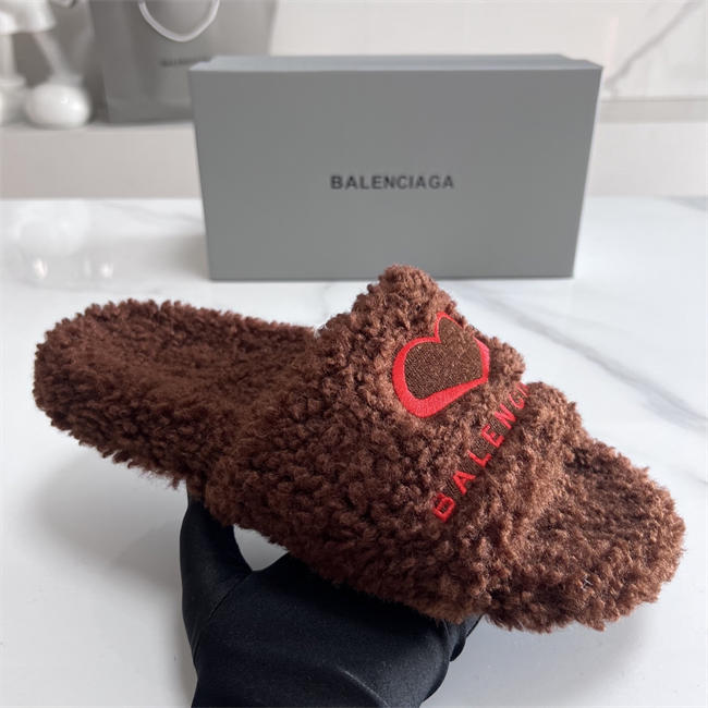 BLCG SLIPPERS