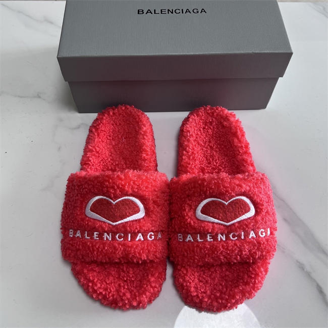 BLCG SLIPPERS