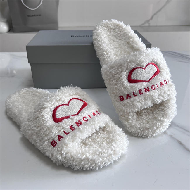 BLCG SLIPPERS