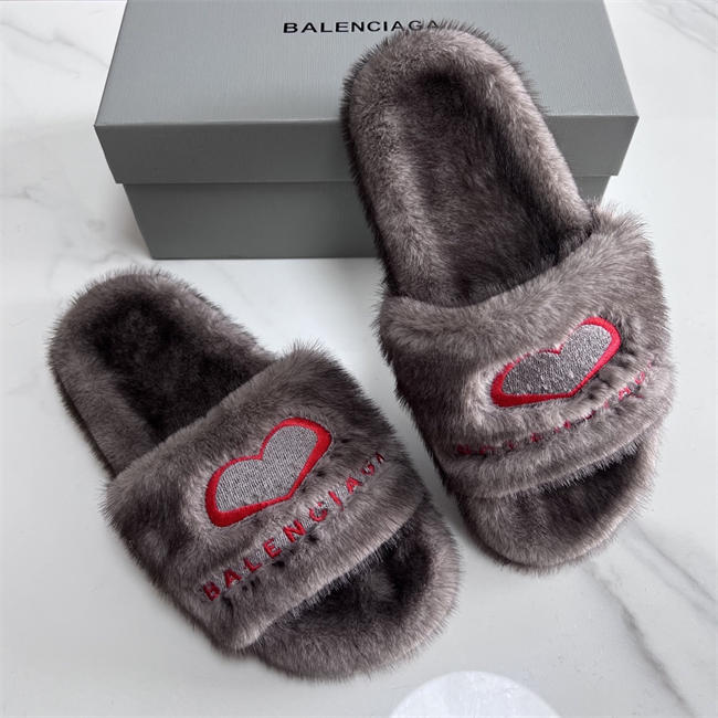 BLCG SLIPPERS