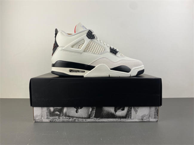 Air Jordan 4“Flight Club”  Sail/Black-University Red